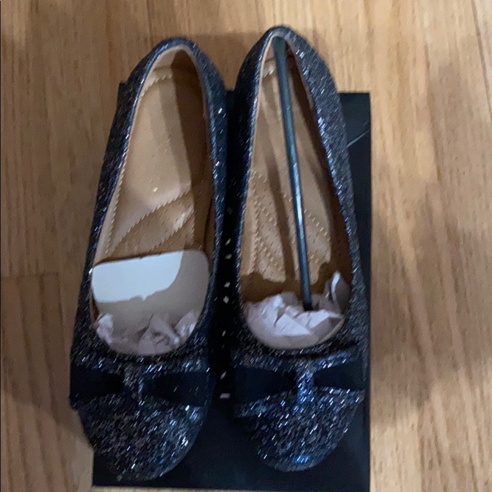 Tahari girls shoes size 2